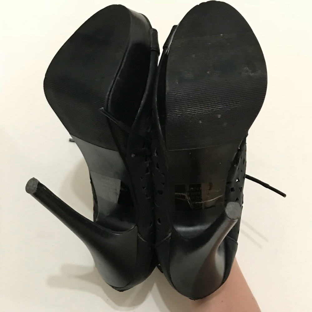 Modesta Arden Booties - Picture 7 of 8
